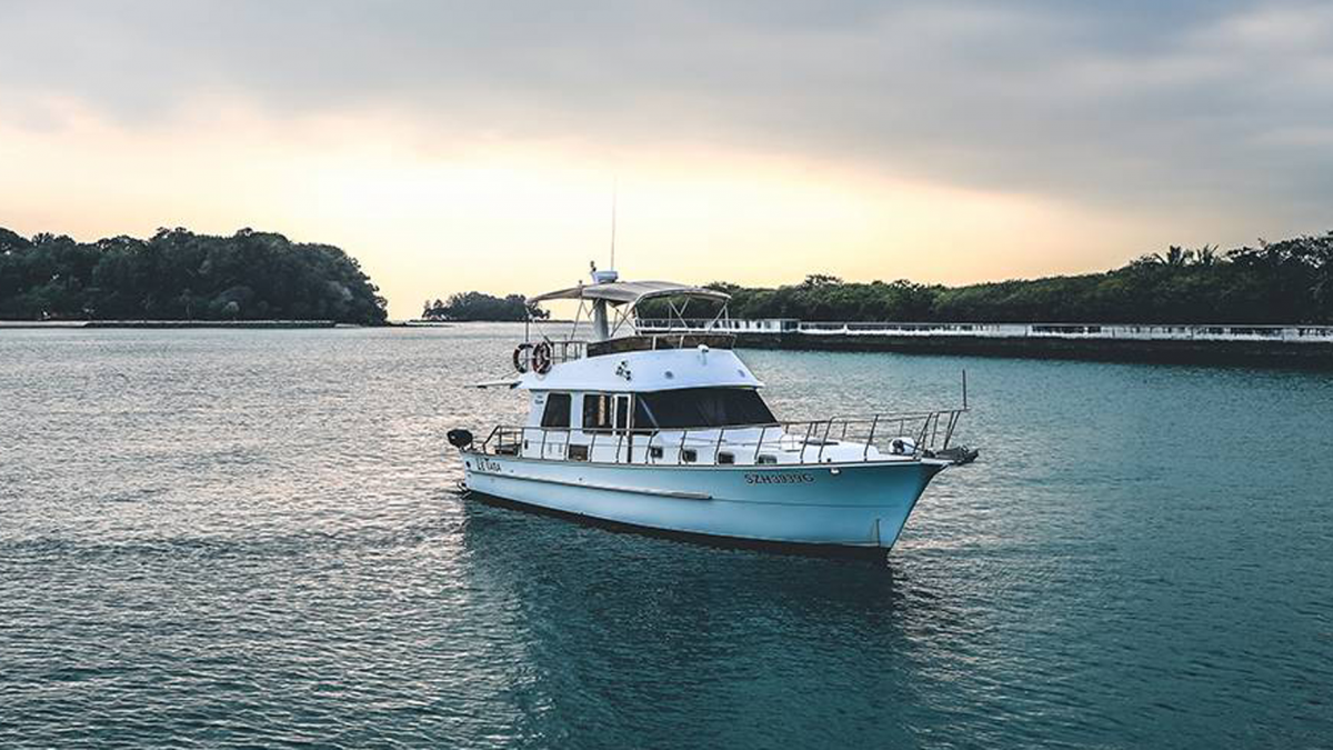 Sentosa Singapore $50 yacht cruise 