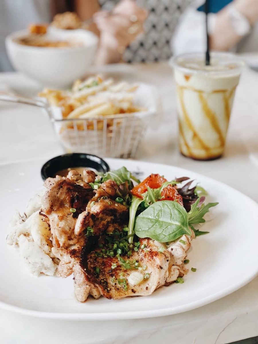 HUB & SPOKE Café western food