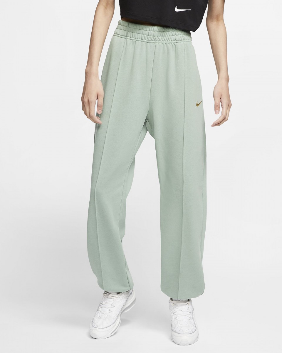pastel nike shorts