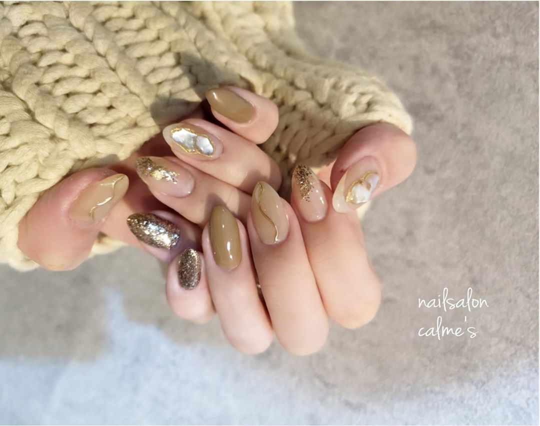 yellow, brown and beige milk tea nail art