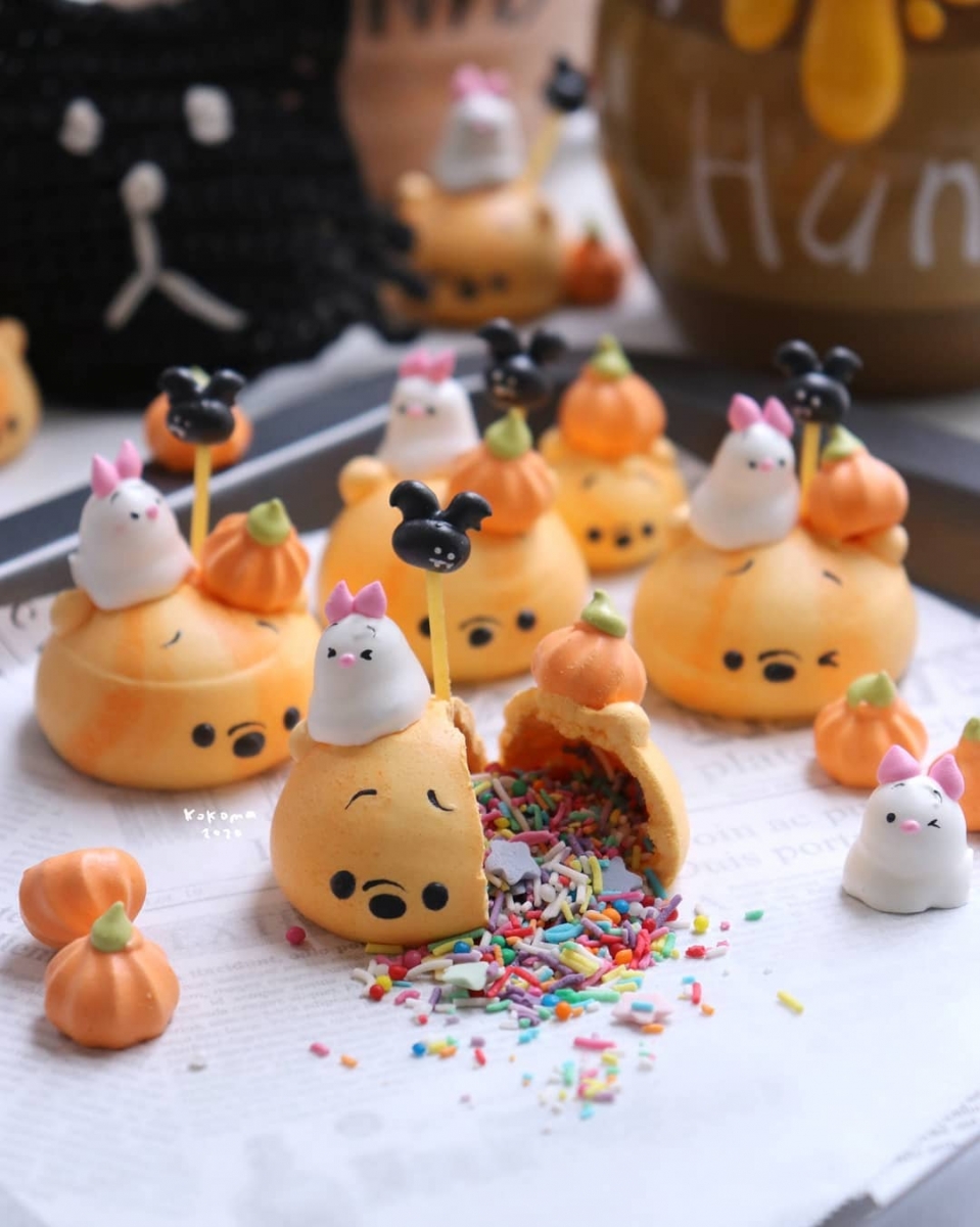 winnie the pooh meringue with sprinkle surprise inside