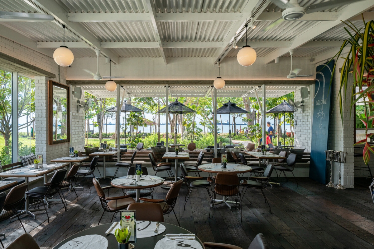 PS. Cafe East Coast Park interior