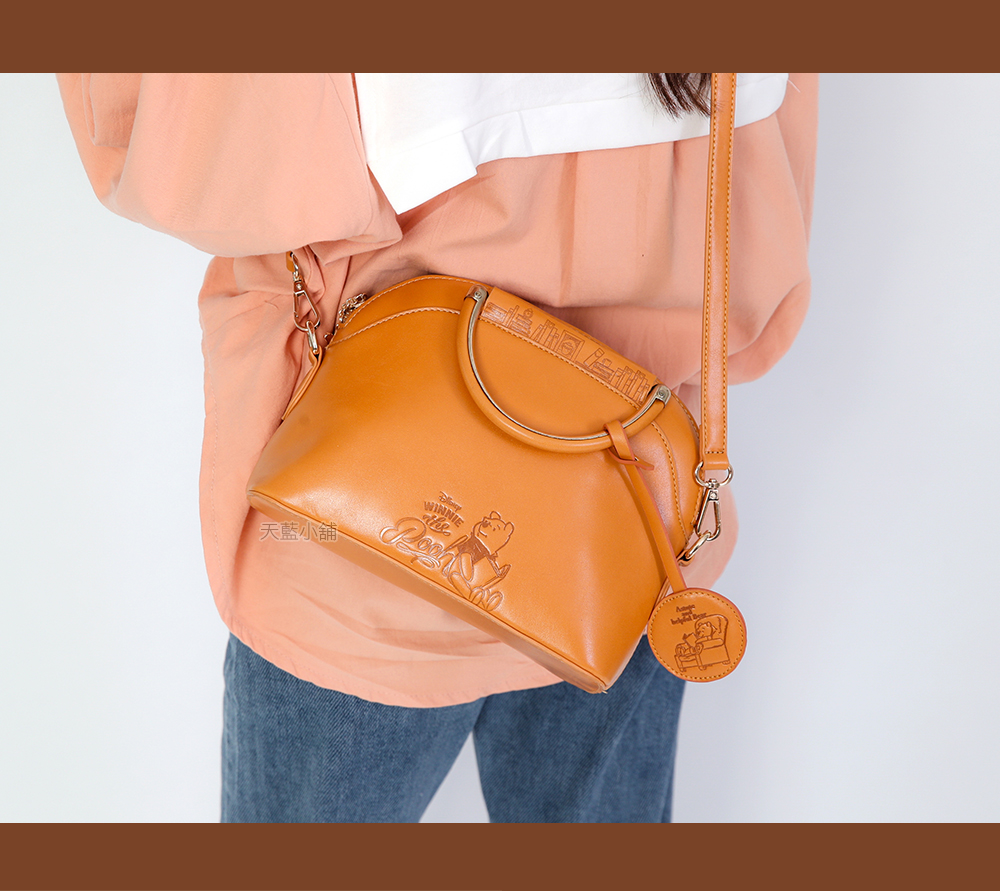 Disney Series Charm Brand Winnie the Pooh Phnom Penh Handbag