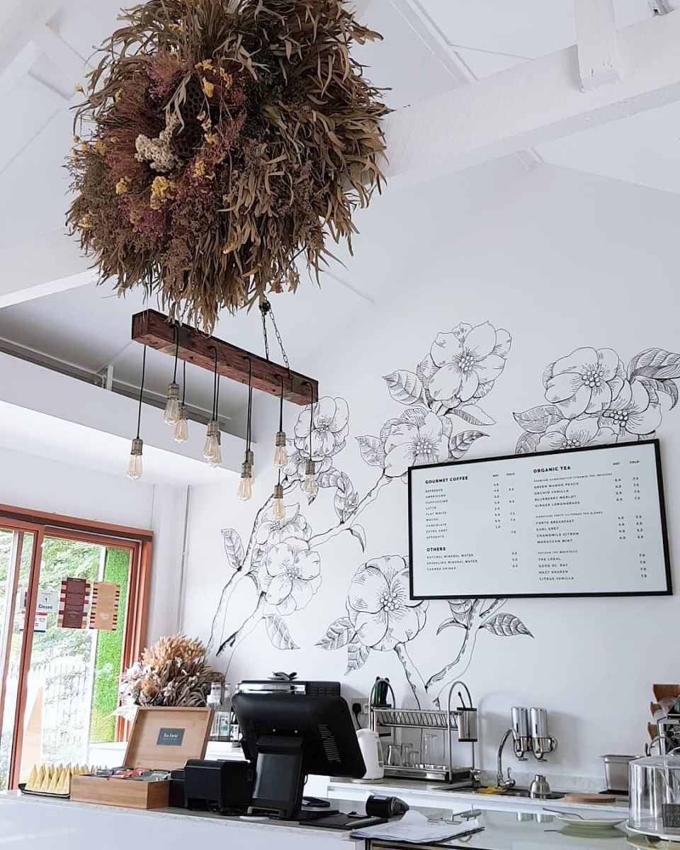 MOD Cafe Salon Singapore