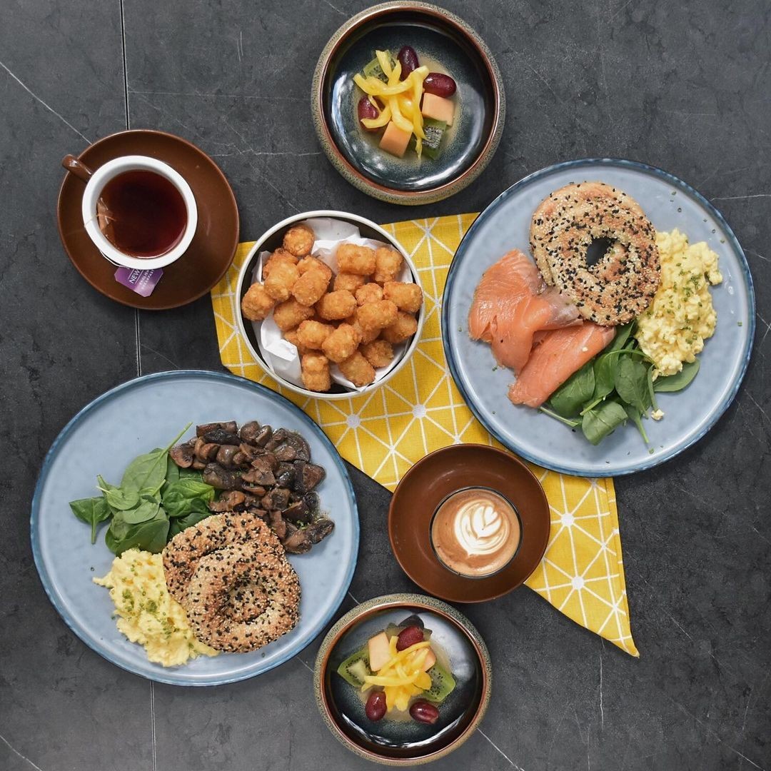 Bee's Knees breakfast