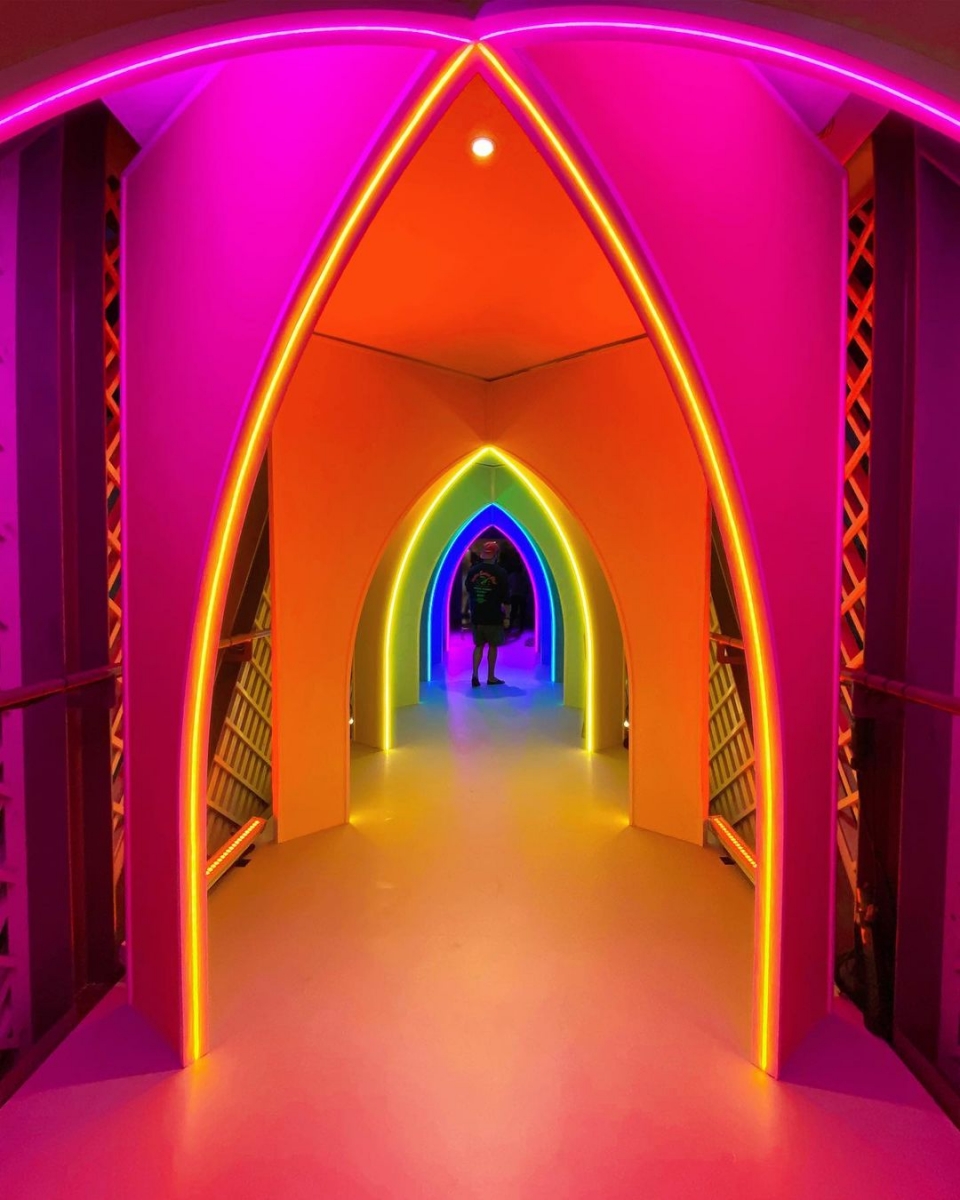 Lite On! neon light Downtown East