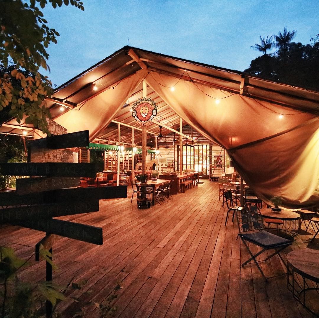 Tiong Bahru Bakery Safari in the night