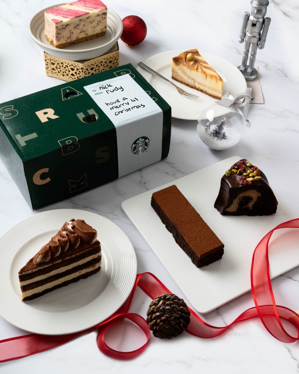Starbucks christmas 2020 dessert box awfully chocolate