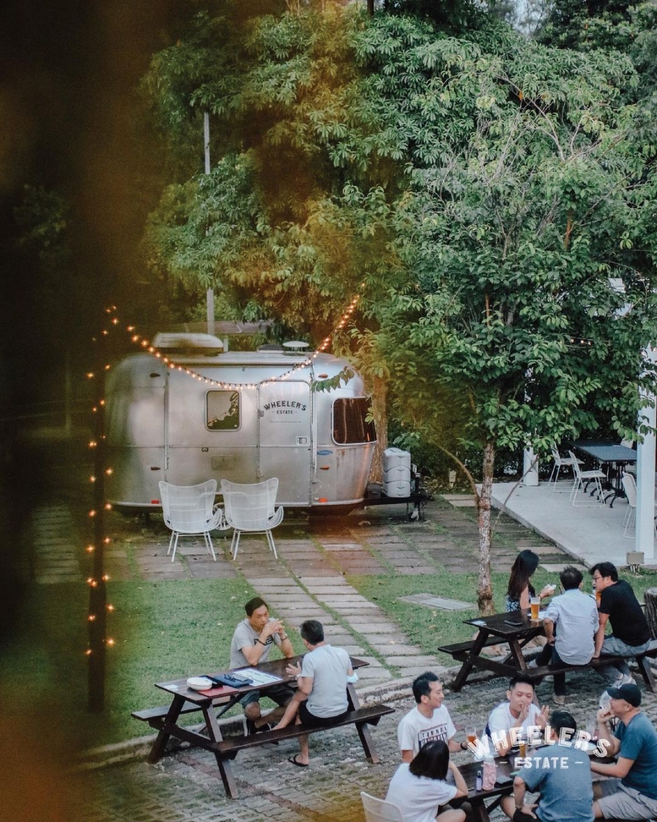 Wheeler's Estate outdoor dining area