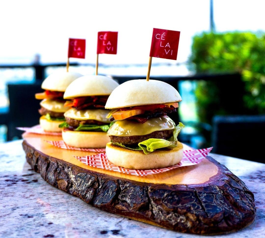 CÉ LA VI bao burgers