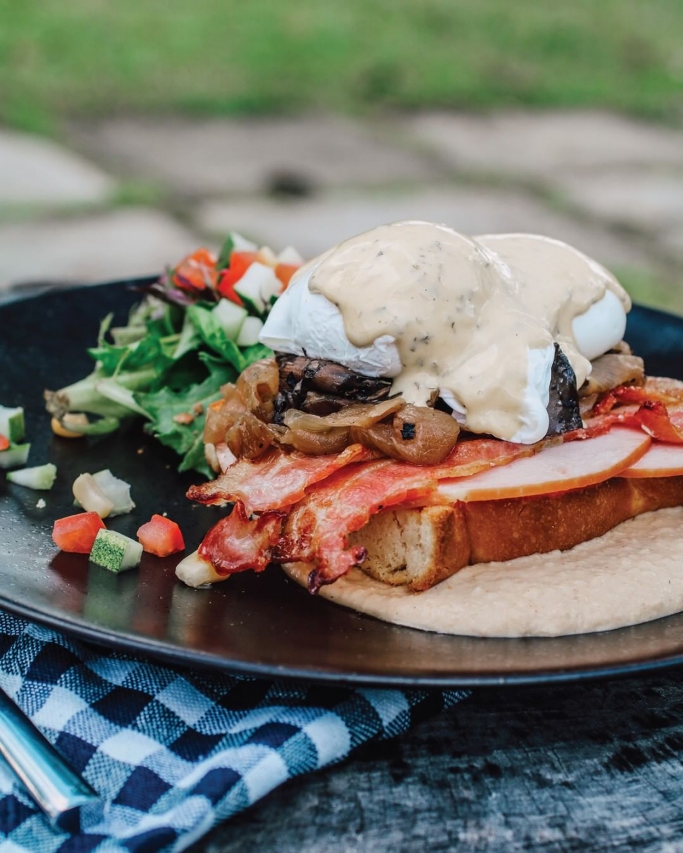 Wheeler's Estate eggs benedict