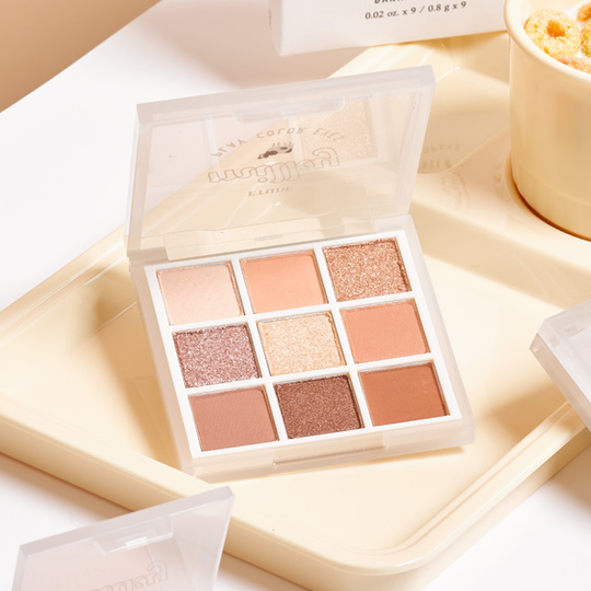 Etude House Milky New Year Play Colour Eyes banana milk