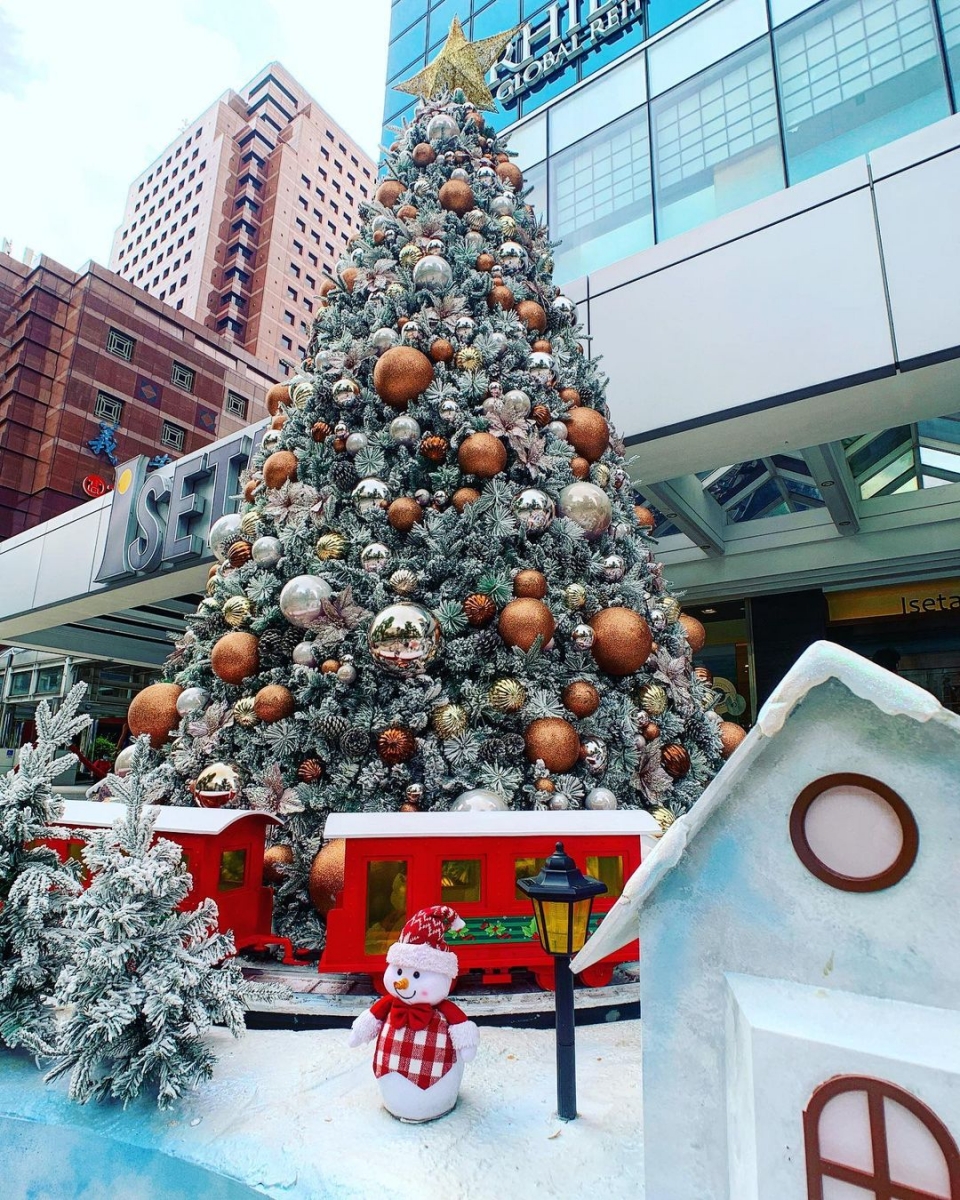 Christmas light-up Singapore 2020 Wisma Atria