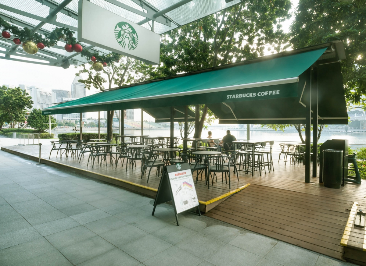 Starbucks One Fullerton alfresco outdoor seating