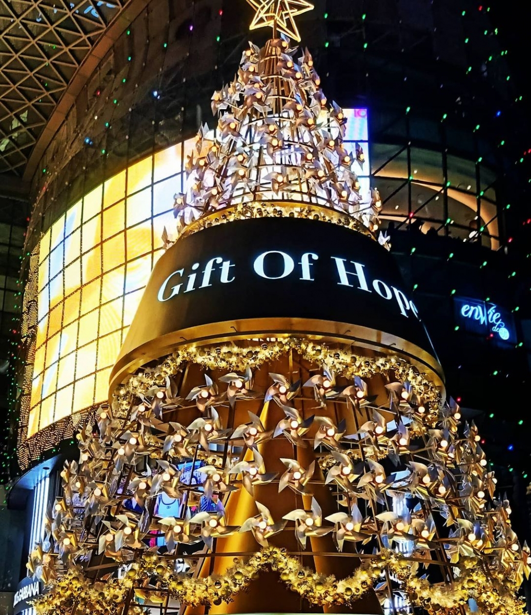Christmas light-up Singapore 2020 ION Orchard