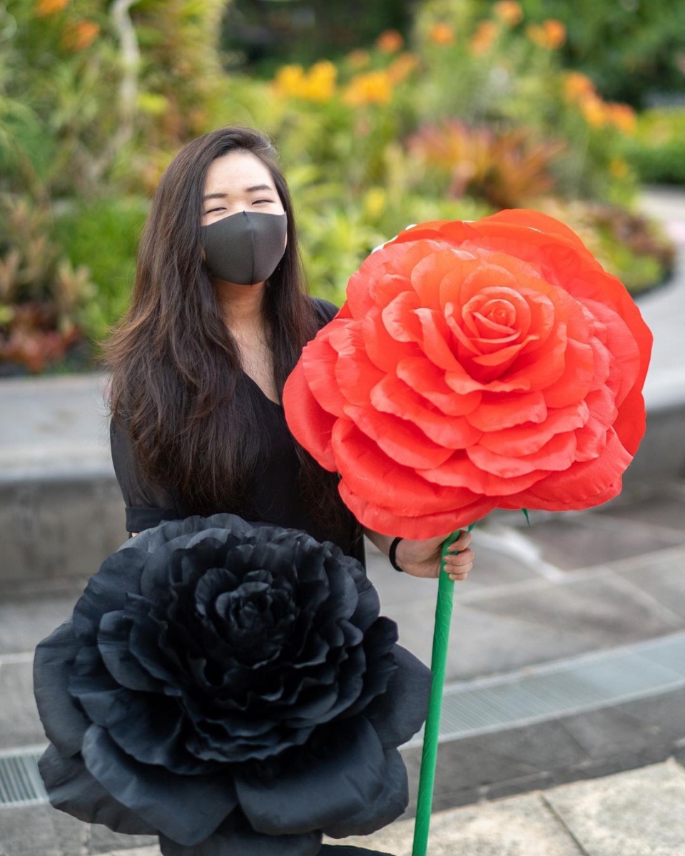 The Fhing Singapore giant crepe flowers
