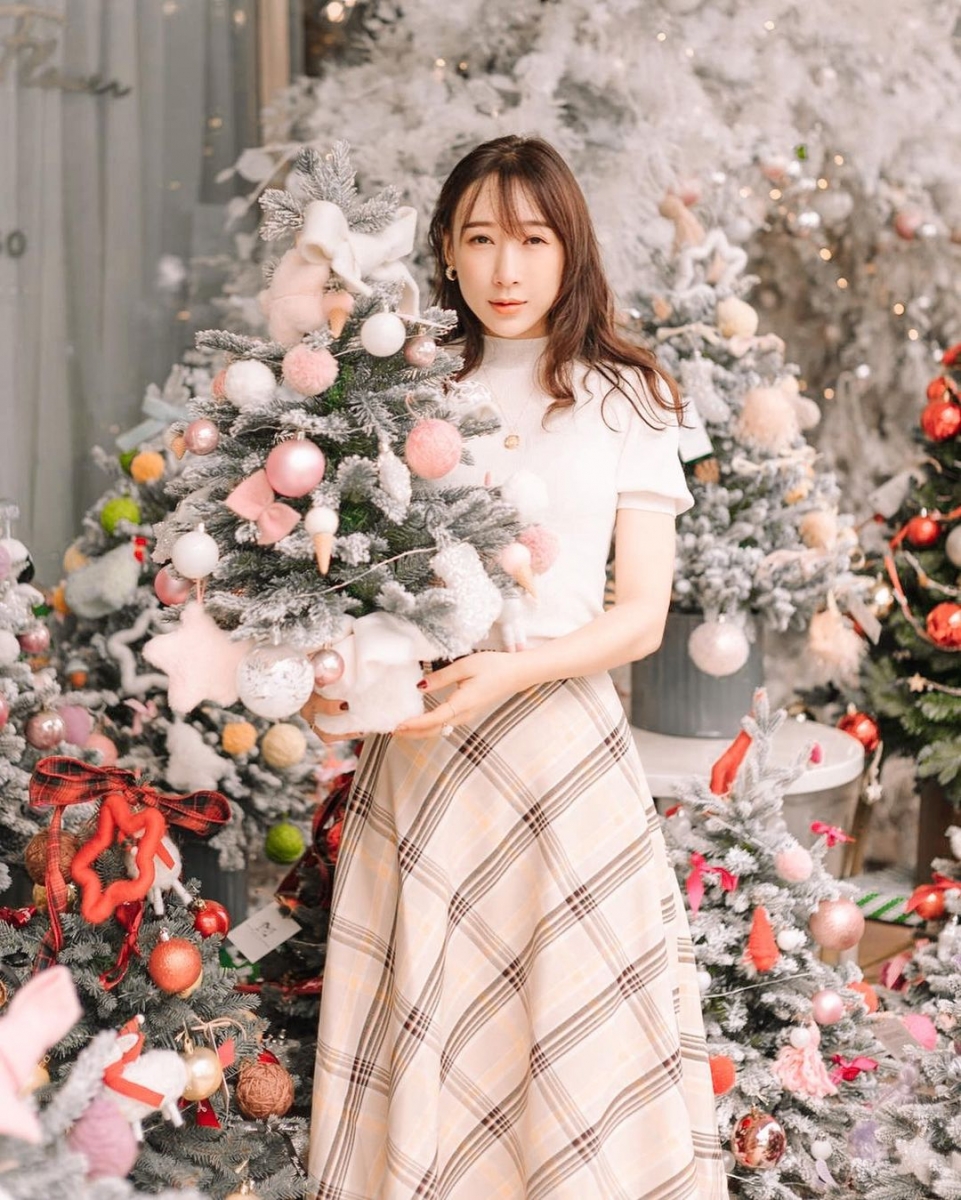 Cafe de Nicole's Flower Christmas decor 2020 Singapore