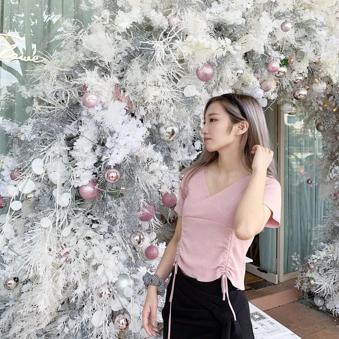 Cafe de Nicole's Flower Christmas decor 2020 Singapore