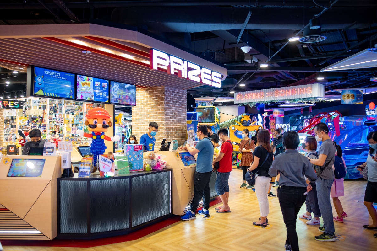 Timezone Singapore Westgate collecting prizes