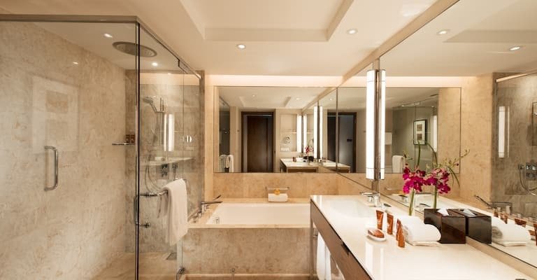 conrad hotel grand deluxe room bathroom