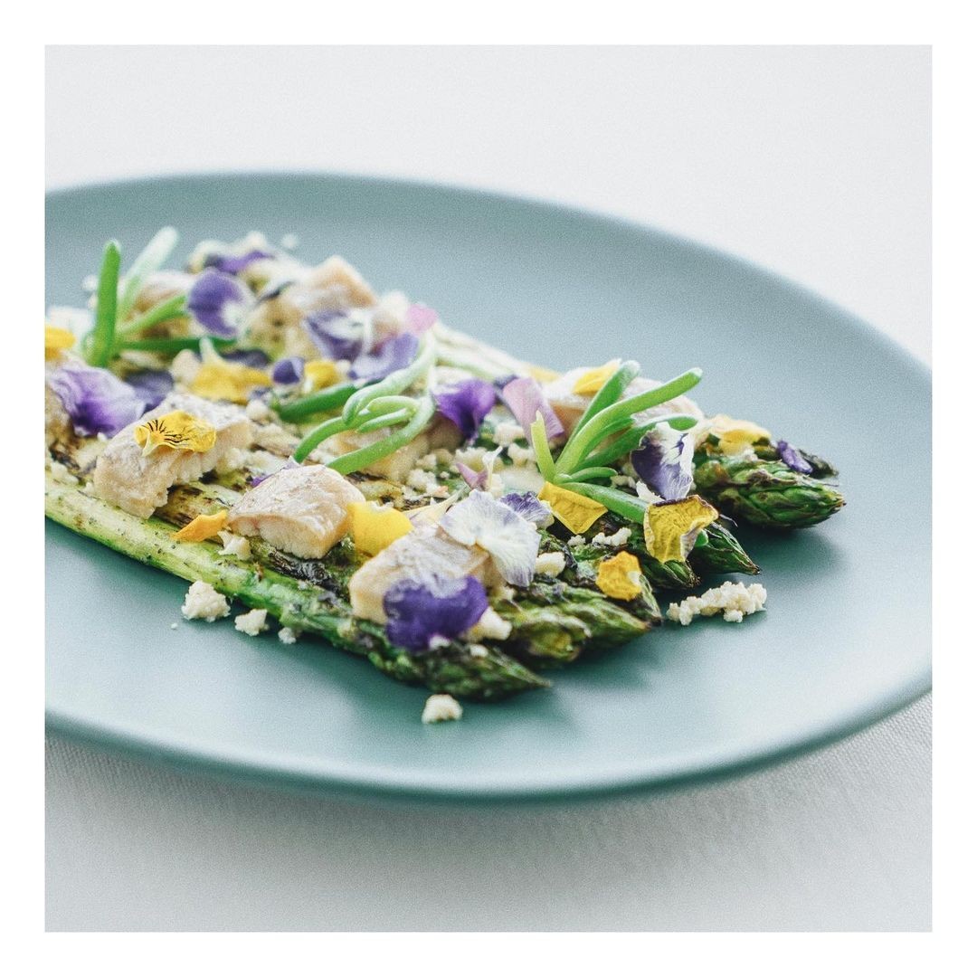 Smoked Eel with US asparagus topped with parmesan cream, chives and feta