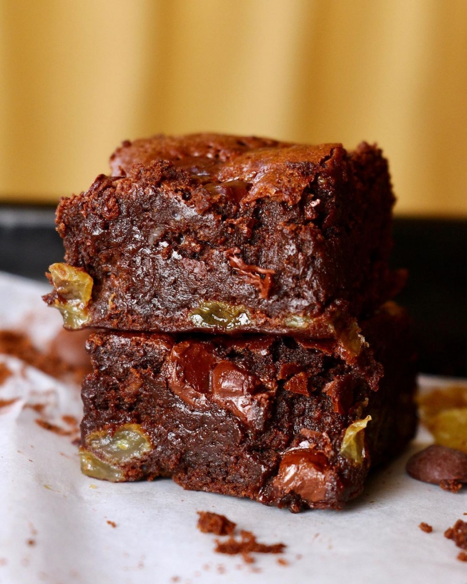 Mai Hiam Buay Pai rum and raisin brownies