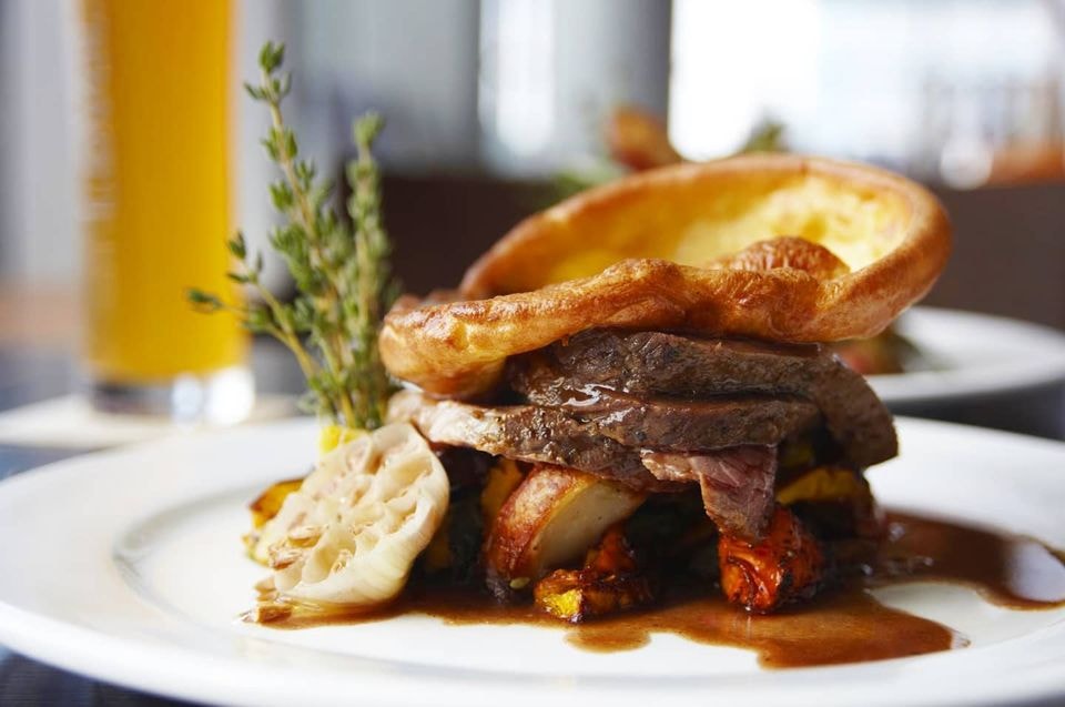 weekend roast at level33 restaurant