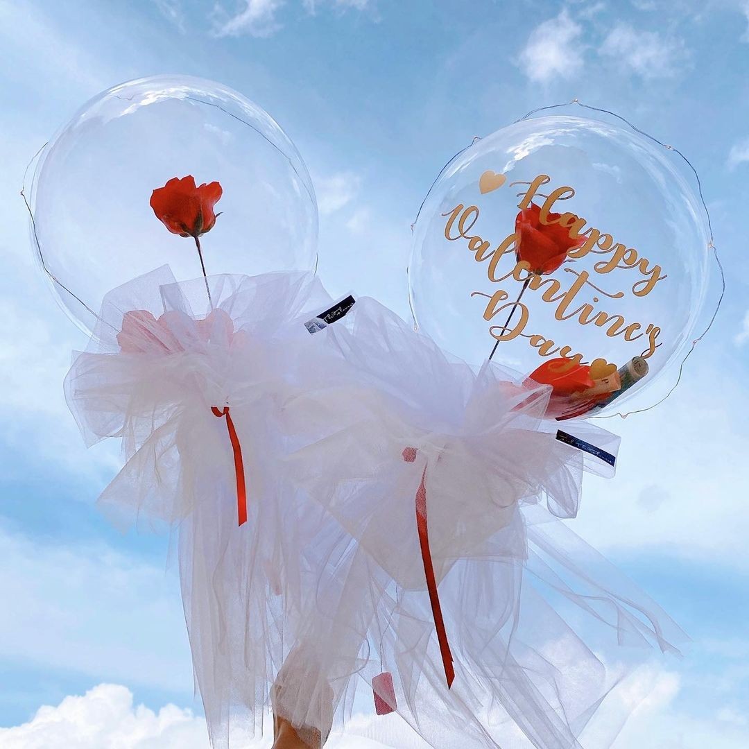 Feel The Flowers Valentine's Day balloon bouquet