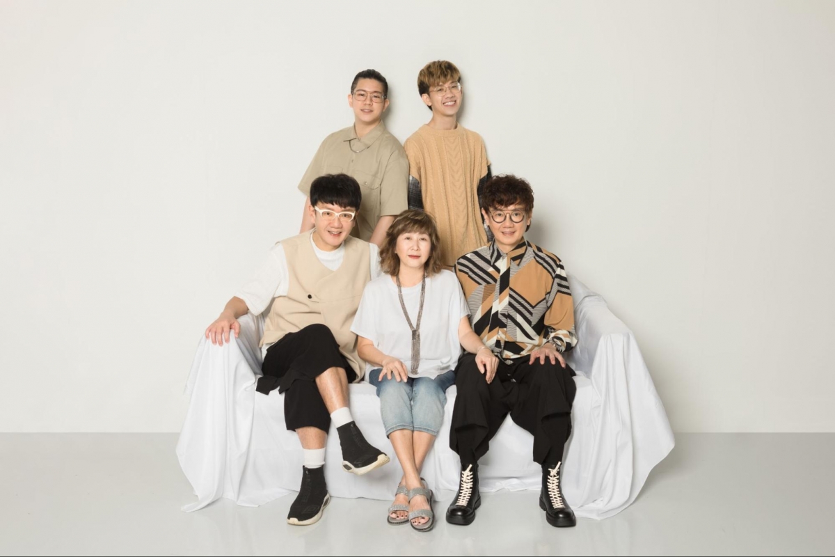 STUDIO03 family portrait Singapore