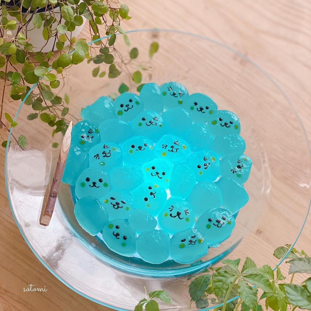 blue qoo warabi mochi charabi