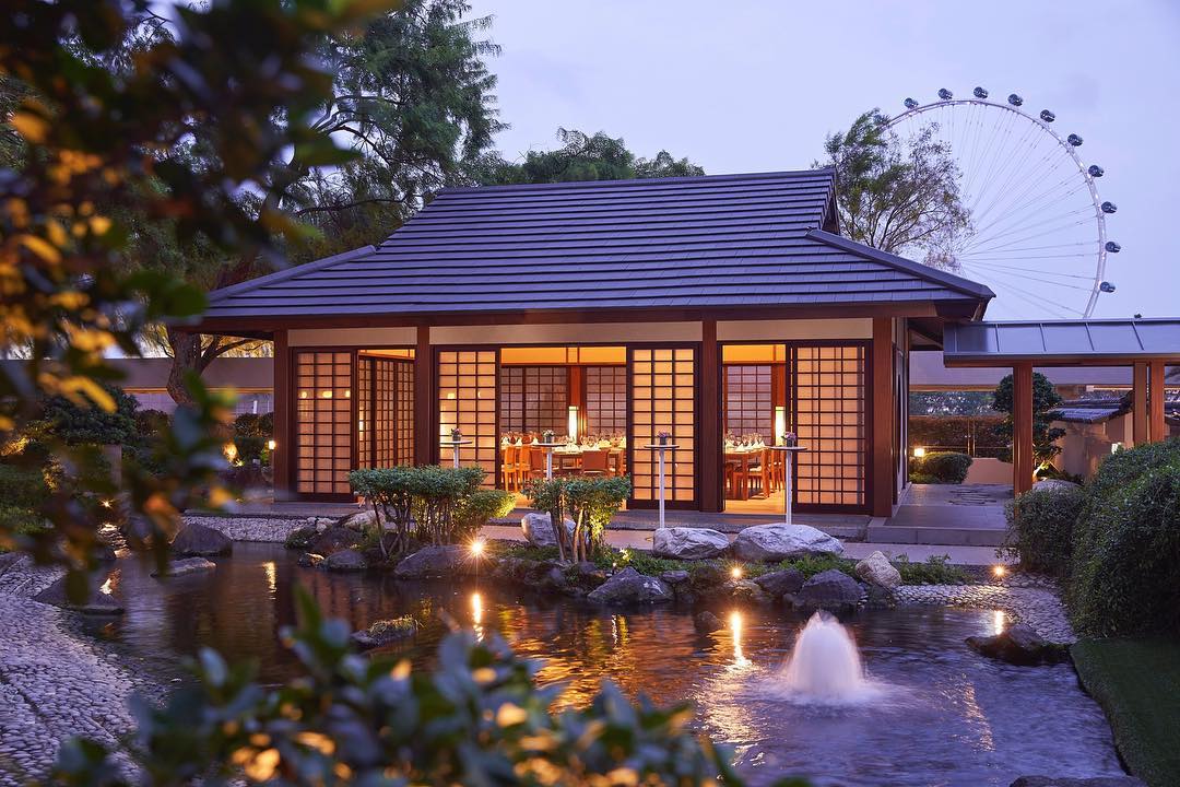 keyaki restaurant Pan Pacific Singapore with zen garden and pond