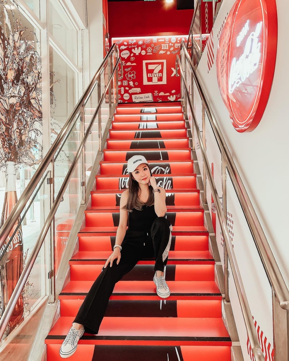 Coca-Cola-themed 7-Eleven store raffles place