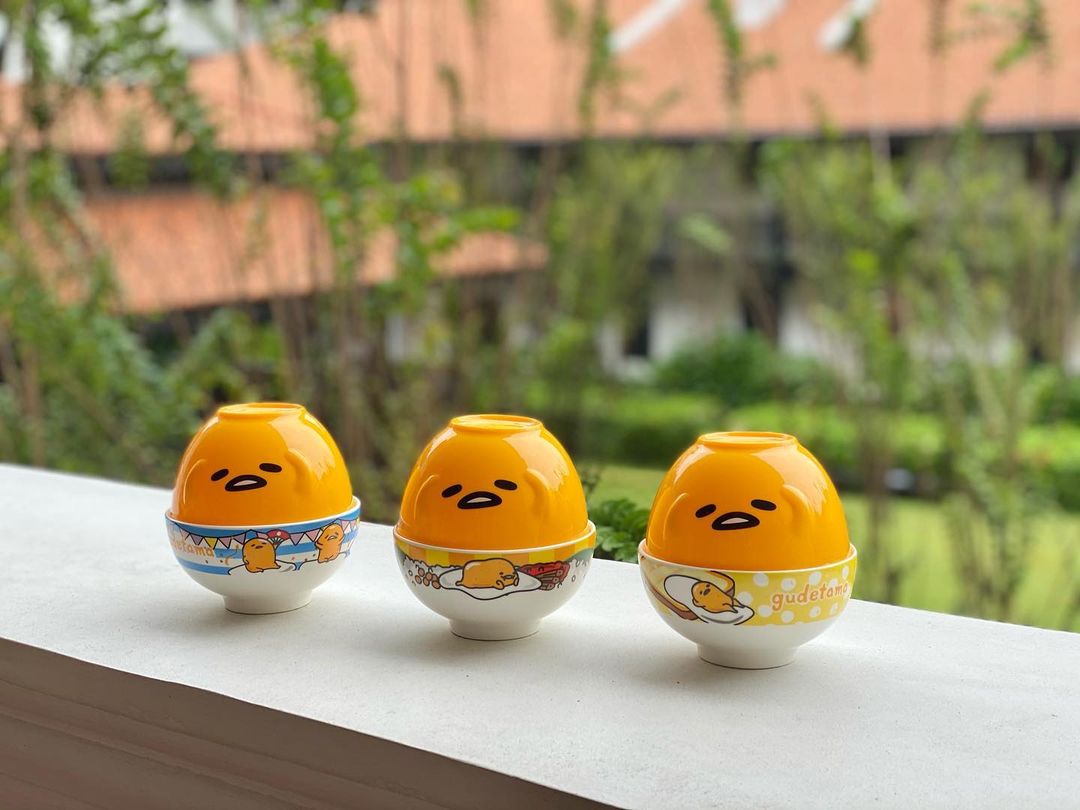 Three Gudetama x Colgate bowls
