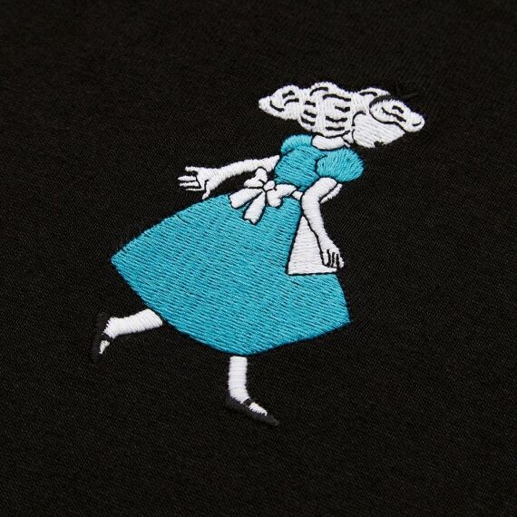 Uniqlo Alice in Wonderland black tee close up on Alice