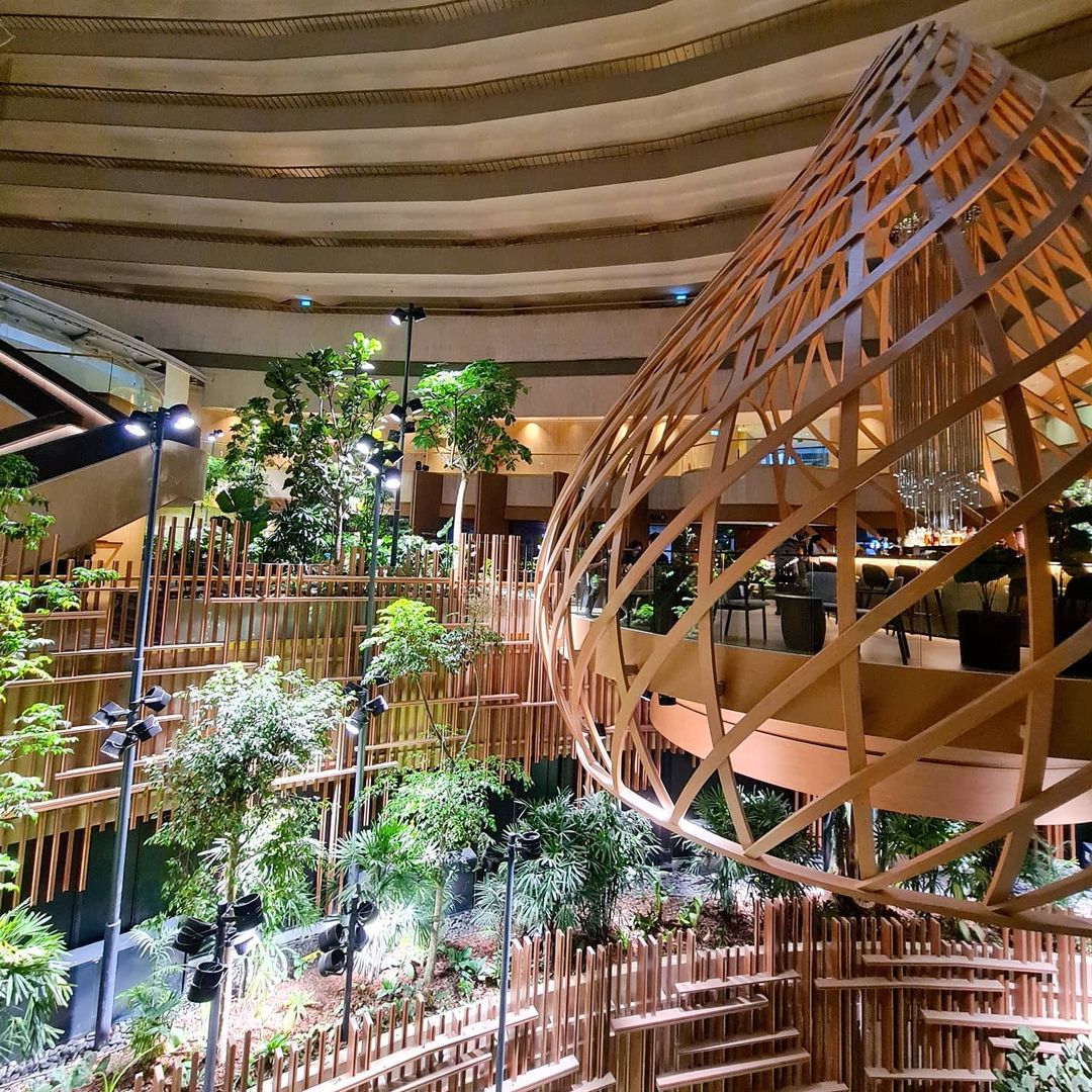 atrium lounge in PARKROYAL COLLECTION Marina Bay