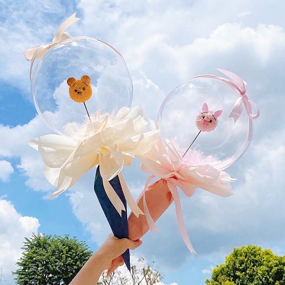 Feel The Flowers Winnie the pooh and piglet balloon bouquet