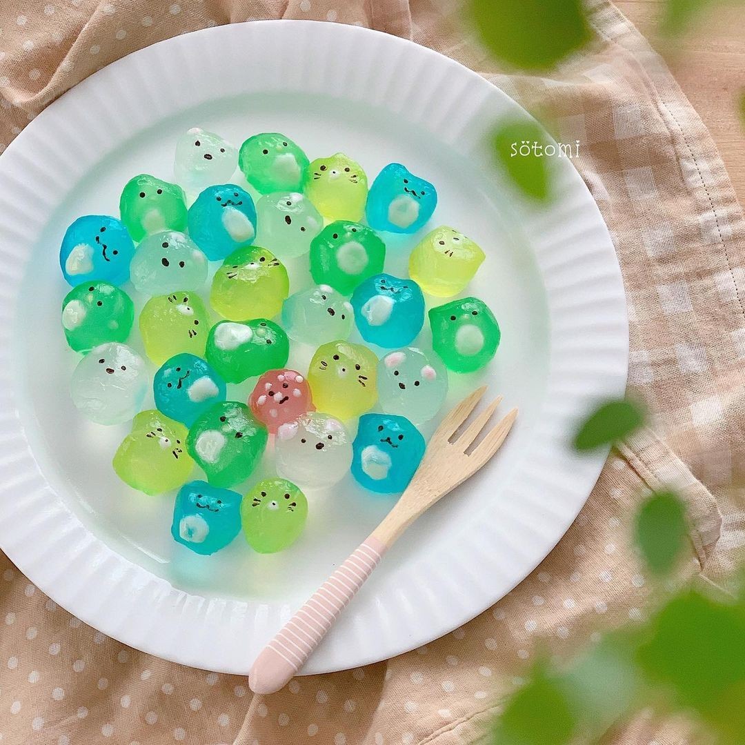 sumikko gurashi warabi mochi charabi