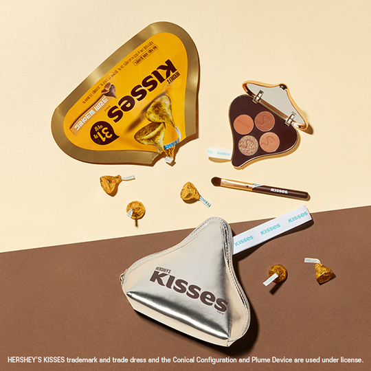 Etude House x Hershey's Kisses eyeshadow palette big kit with brush and pouch