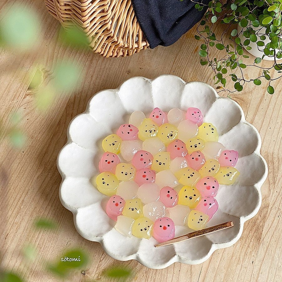 pink and yellow warabi mochi charabi with faces