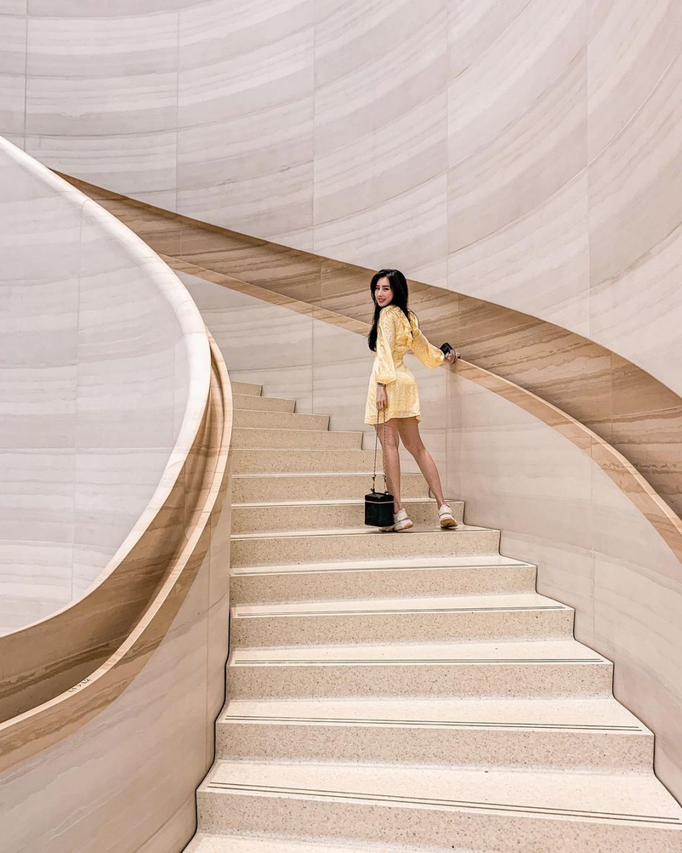 Apple store stairs at Orchard Road