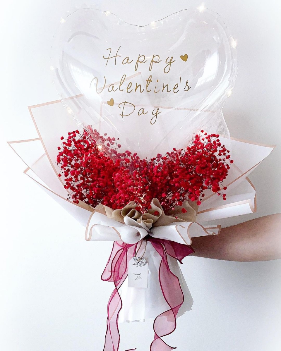 Floral Del Luna Valentine's Day balloon bouquet