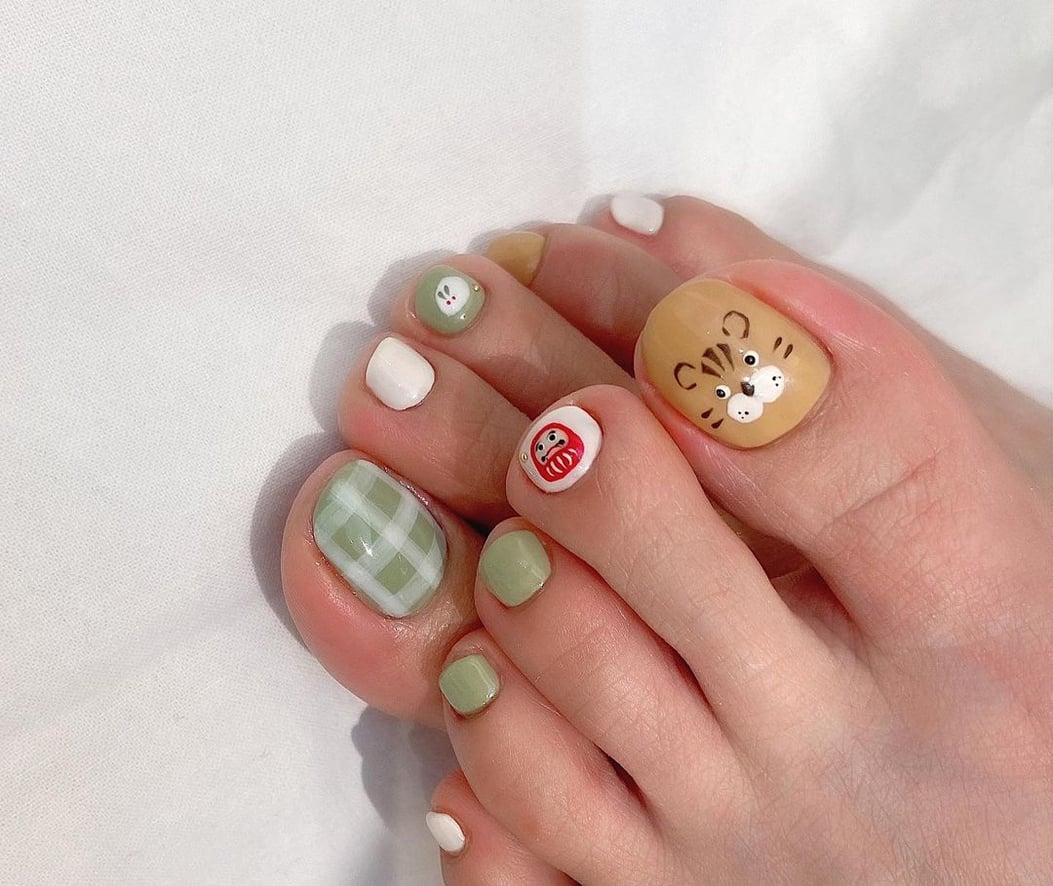 10 Cute & Feminine Pedicure Nail Art Trends To Show Off In Open-Toed Shoes  | GirlStyle Singapore