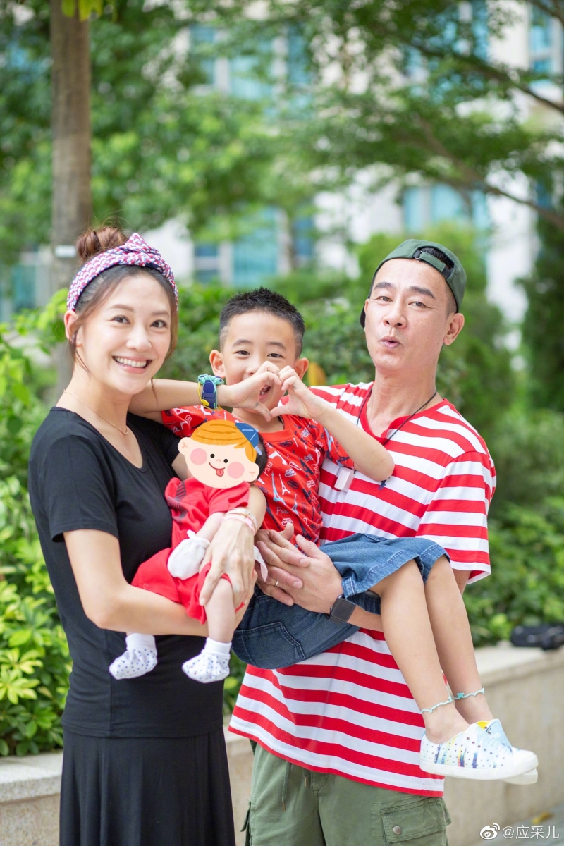 Jordan Chan and Cherrie Ying family portrait