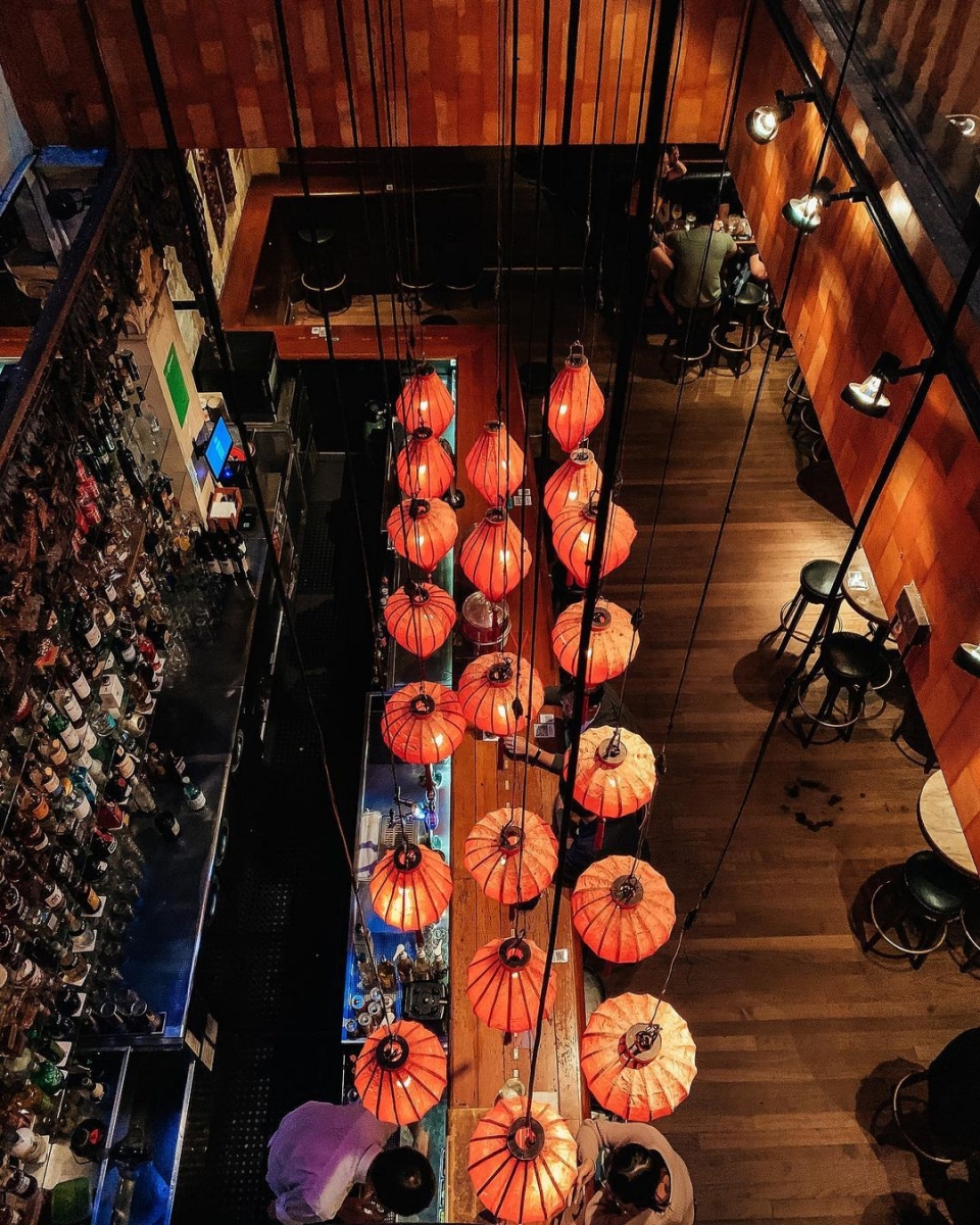 No. 5 Emerald Hill bar lanterns