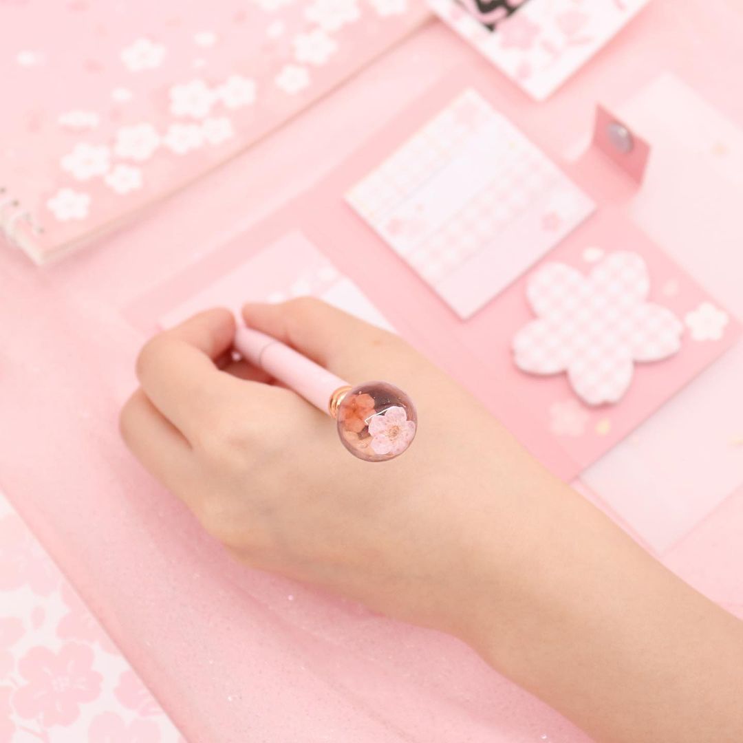 Daiso Korea Dreaming Blossom pen