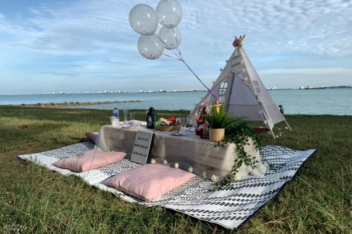 Glam picnic Singapore Klook