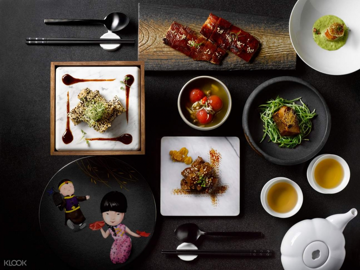 Duxton Reserve Singapore Yellow Pot dishes