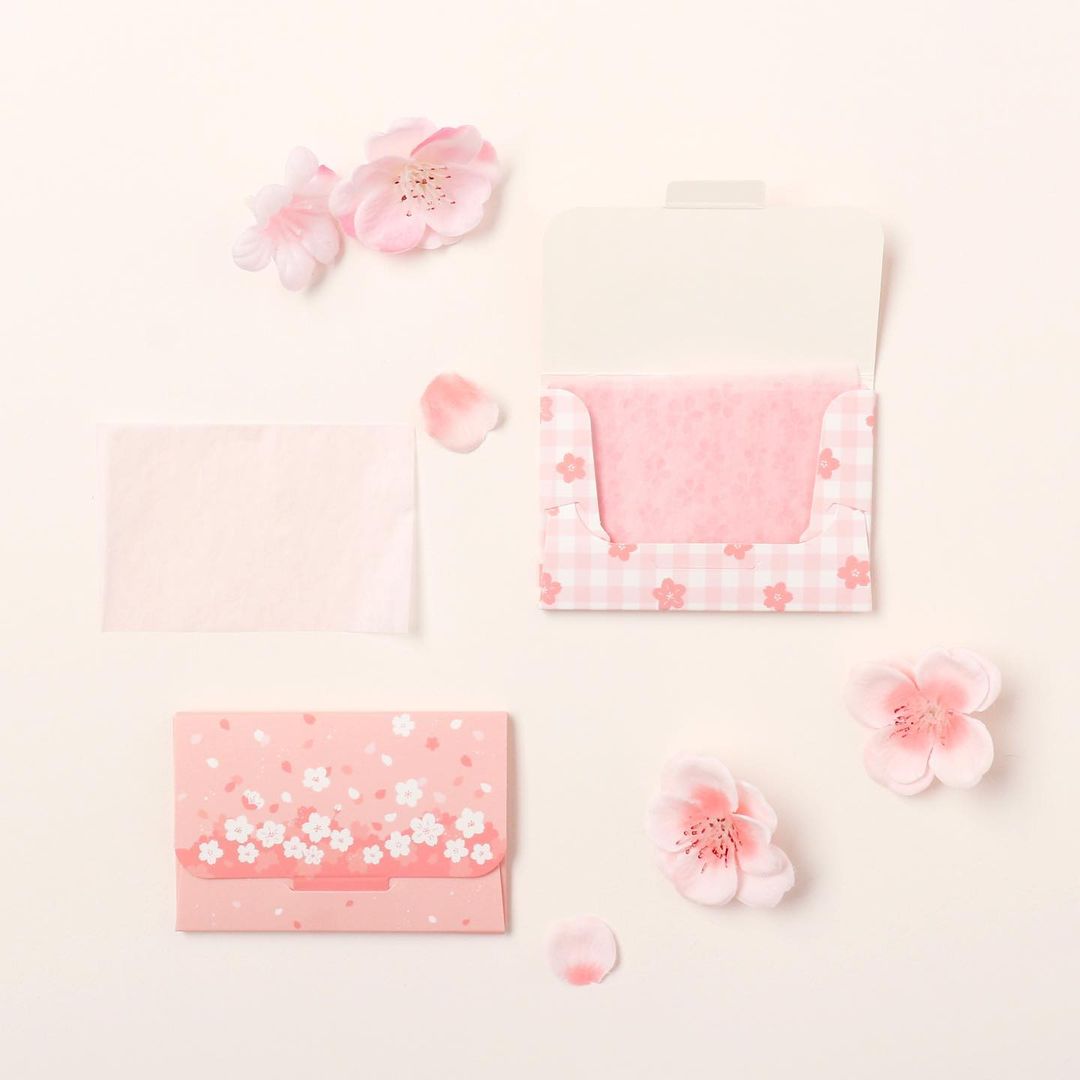 Daiso Korea Dreaming Blossom oil blotters