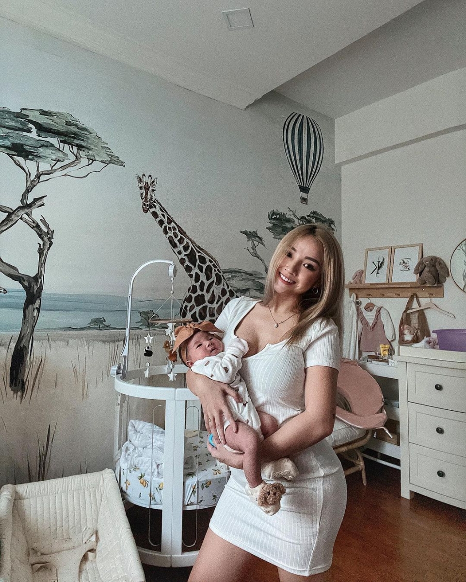 Naomi Neo baby daughter