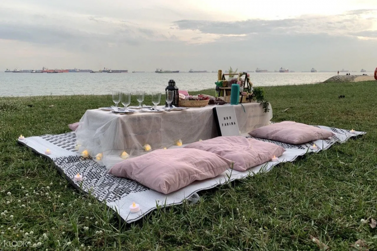 Glam picnic Singapore Klook